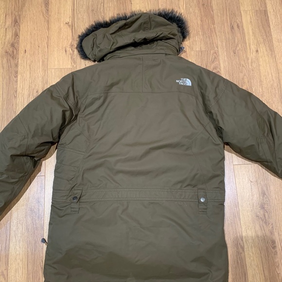 Men’s small Green Northface Parka - Picture 5 of 8
